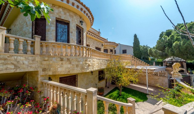 Brukt - Villa -
Orihuela Costa - Costa Blanca