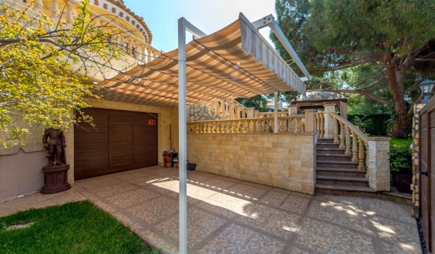 Brukt - Villa -
Orihuela Costa - Costa Blanca