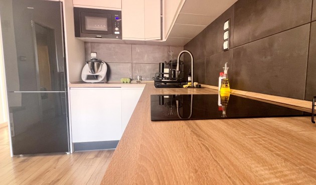 Resale - Apartment -
Torrevieja - La Veleta