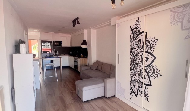Resale - Apartment -
Torrevieja - La Veleta