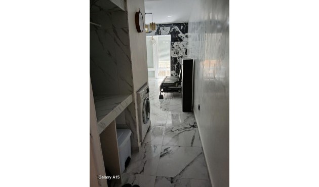 Återförsäljning - Apartment -
Torrevieja - Centro