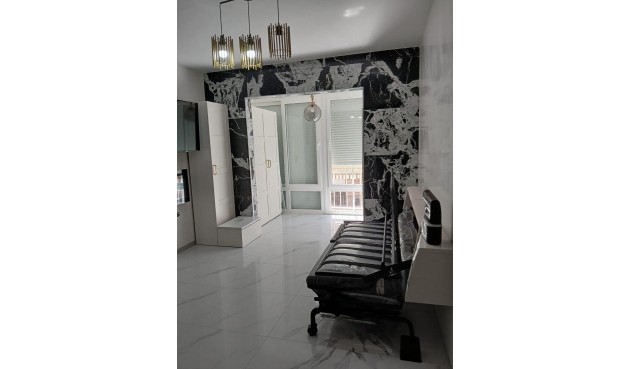 Återförsäljning - Apartment -
Torrevieja - Centro