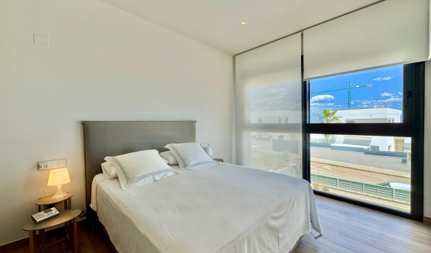 Reventa - Villa -
San Miguel de Salinas - Bellavista
