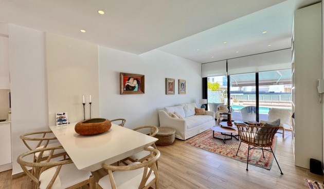 Reventa - Villa -
San Miguel de Salinas - Bellavista