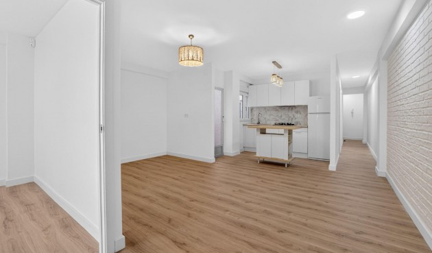 Brukt - Apartment -
Torrevieja - Centro