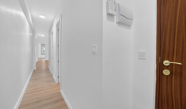 Brukt - Apartment -
Torrevieja - Centro