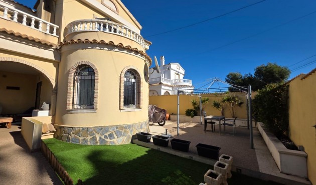Brukt - Villa -
Orihuela Costa - Villamartín-las Filipinas