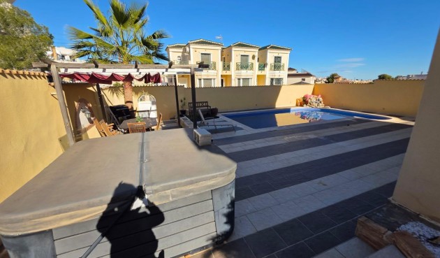 Brukt - Villa -
Orihuela Costa - Villamartín-las Filipinas