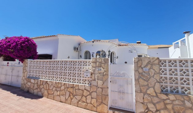 Brukt - Villa -
Orihuela Costa - Costa Blanca