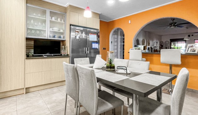 Brukt - Town House -
Torrevieja - Costa Blanca