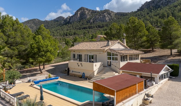 Brukt - Villa -
La Zarza - Inland