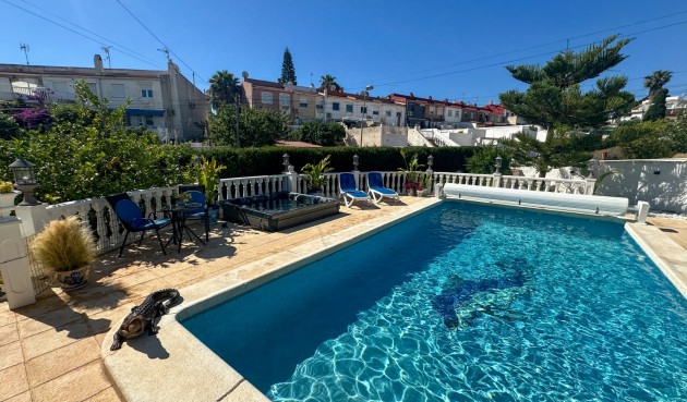 Brukt - Town House -
Torrevieja - Costa Blanca