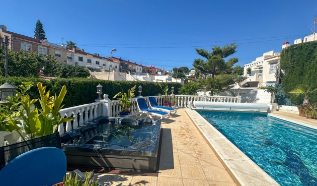 Brukt - Town House -
Torrevieja - Costa Blanca