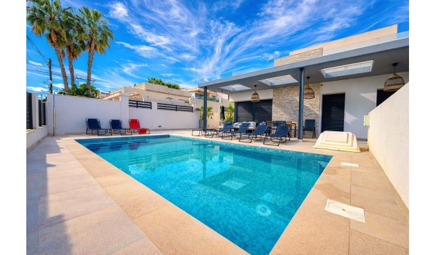 Brukt - Villa -
Los Balcones - Costa Blanca