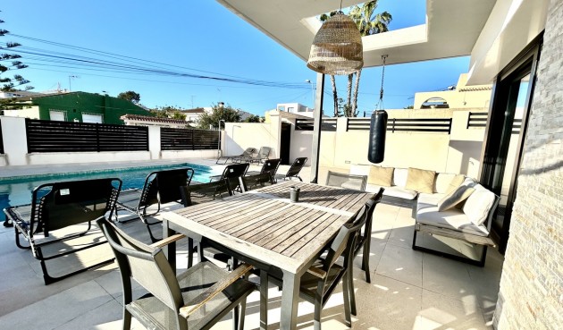 Brukt - Villa -
Los Balcones - Costa Blanca