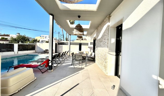 Brukt - Villa -
Los Balcones - Costa Blanca