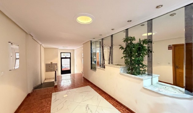 Brukt - Apartment -
Torrevieja - Estacion De Autobuses