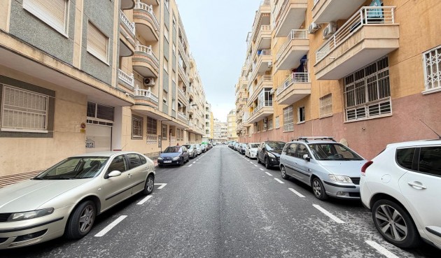 Brukt - Apartment -
Torrevieja - Estacion De Autobuses