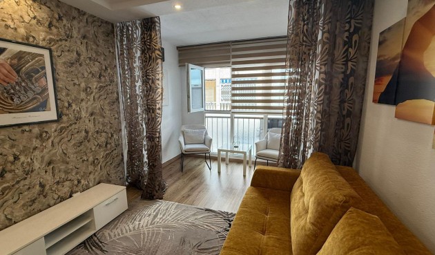 Resale - Apartment -
Torrevieja - Centro