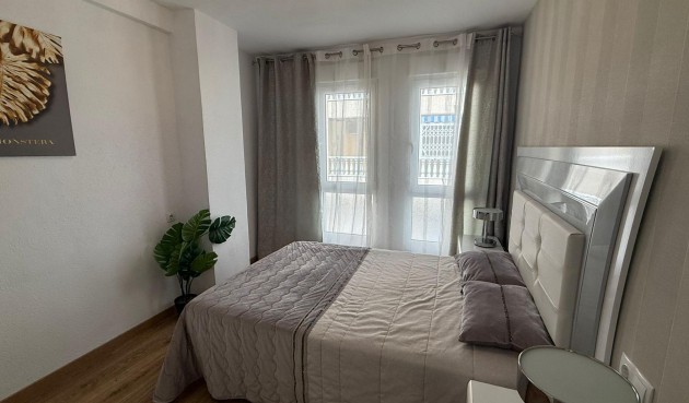 Resale - Apartment -
Torrevieja - Centro