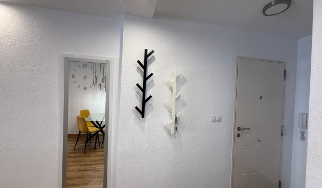 Resale - Apartment -
Torrevieja - Centro