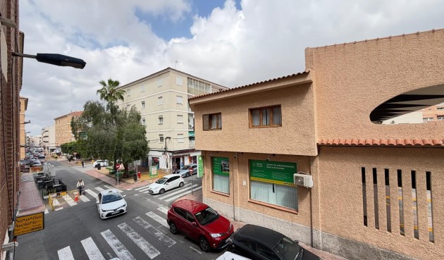 Brukt - Apartment -
Torrevieja - Estacion De Autobuses