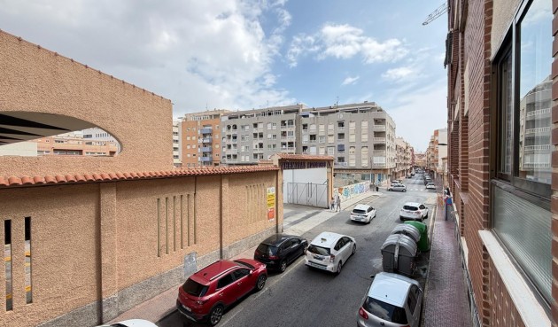 Brukt - Apartment -
Torrevieja - Estacion De Autobuses