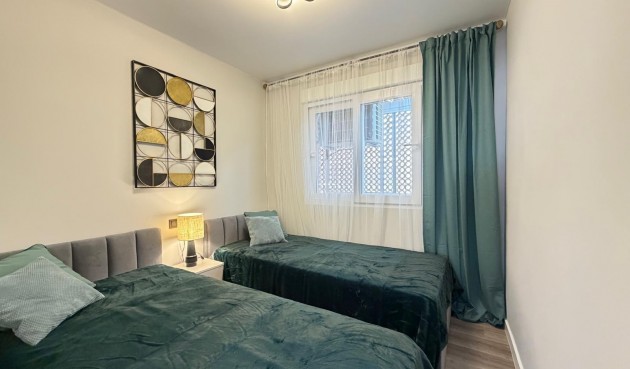 Brukt - Apartment -
Torrevieja - Estacion De Autobuses