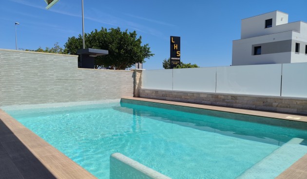 Brukt - Villa -
San Miguel de Salinas - Inland