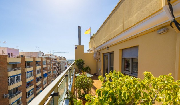Reventa - Ático -
Torrevieja - Centro