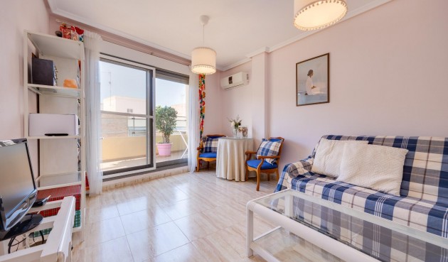 Reventa - Ático -
Torrevieja - Centro
