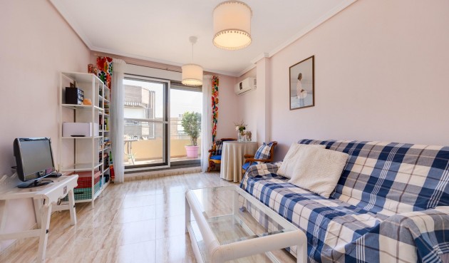 Reventa - Ático -
Torrevieja - Centro