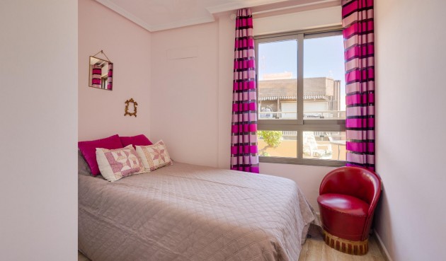 Reventa - Ático -
Torrevieja - Centro