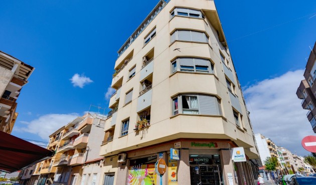 Reventa - Ático -
Torrevieja - Centro