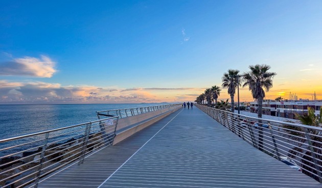 Reventa - Ático -
Torrevieja - Centro