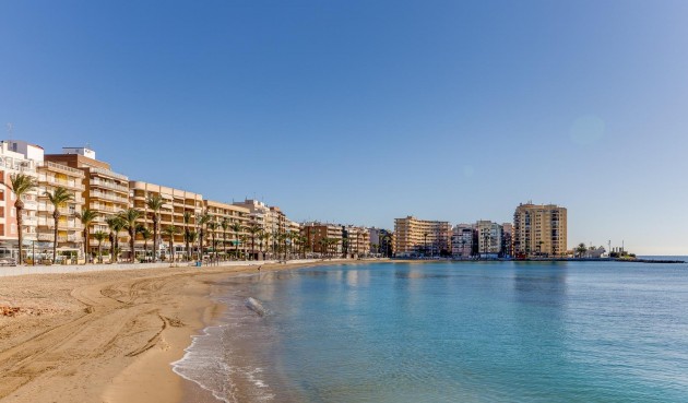 Reventa - Ático -
Torrevieja - Centro