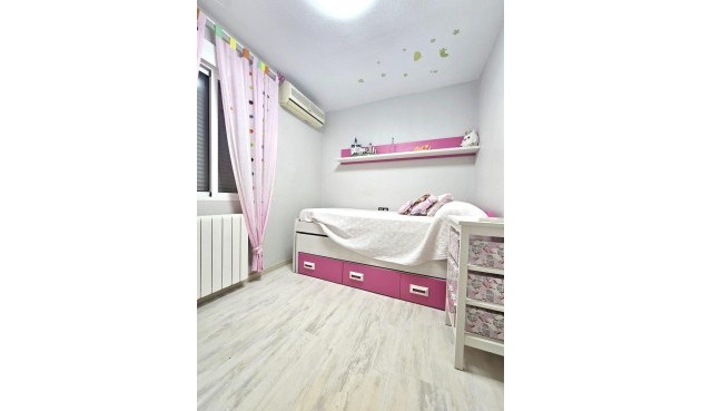 Brukt - Town House -
Orihuela Costa - Los Almendros-la Florida