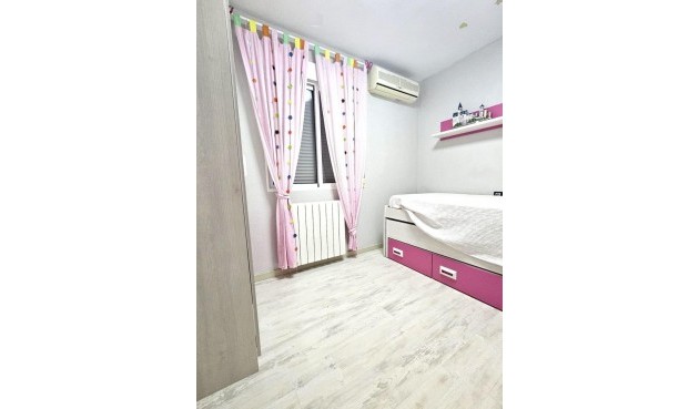 Brukt - Town House -
Orihuela Costa - Los Almendros-la Florida
