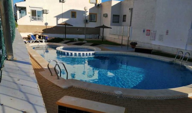 Reventa - Apartment -
Jacarilla - Inland