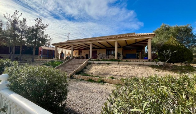 Resale - Villa -
El Esparragal - Inland