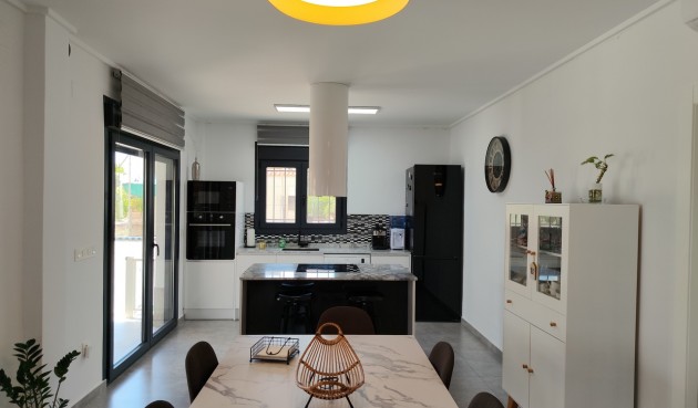 Resale - Villa -
Los Montesinos - Costa Blanca