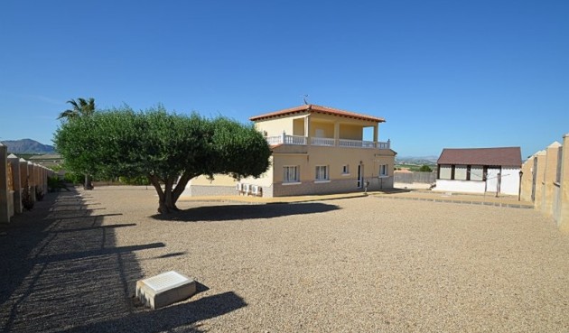 Återförsäljning - Villa -
Campos del Río - Inland