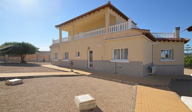 Återförsäljning - Villa -
Campos del Río - Inland