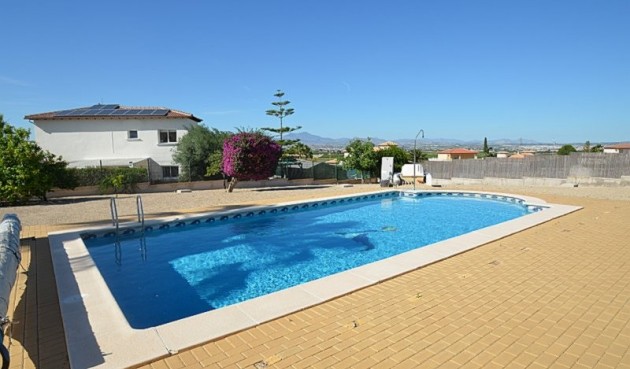 Återförsäljning - Villa -
Campos del Río - Inland