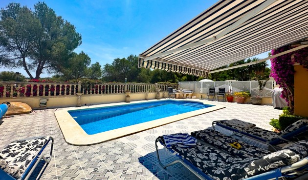 Resale - Villa -
Orihuela Costa - Costa Blanca