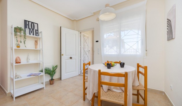 Resale - Bungalow -
Torrevieja - Aguas Nuevas 1