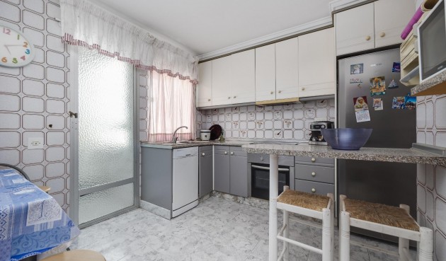 Resale - Apartment -
Torrevieja - Centro