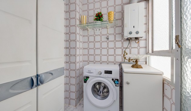 Resale - Apartment -
Torrevieja - Centro