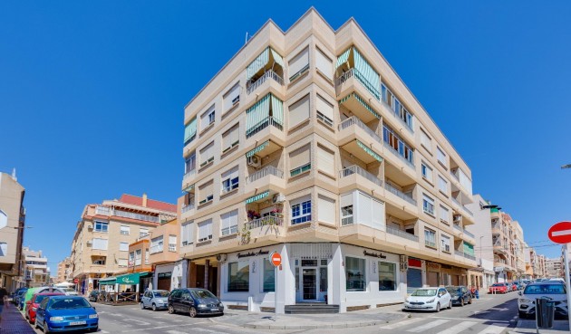 Resale - Apartment -
Torrevieja - Centro