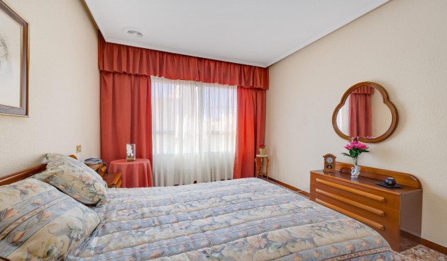 Resale - Apartment -
Torrevieja - Centro